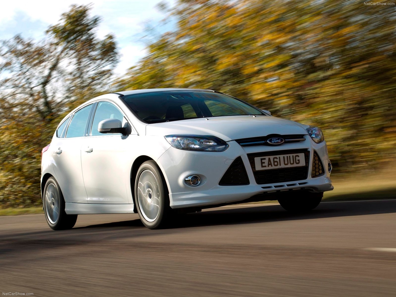 Тюнинг Ford Focus 5 Door Hatchback 2012, фото тюнинга Форд Фокус 5-ти ...